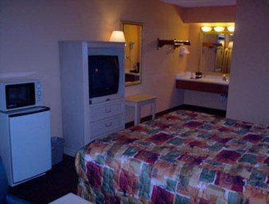 Super 8 By Wyndham Strongsville/cleveland Hotel